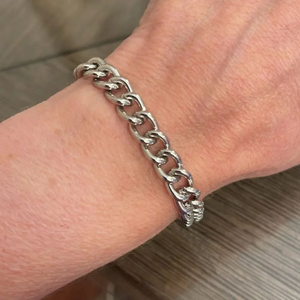 Vintage Silver-tone Chain Link Bracelet with H Initial Charm with Toggle Clasp - Picture 10 of 13